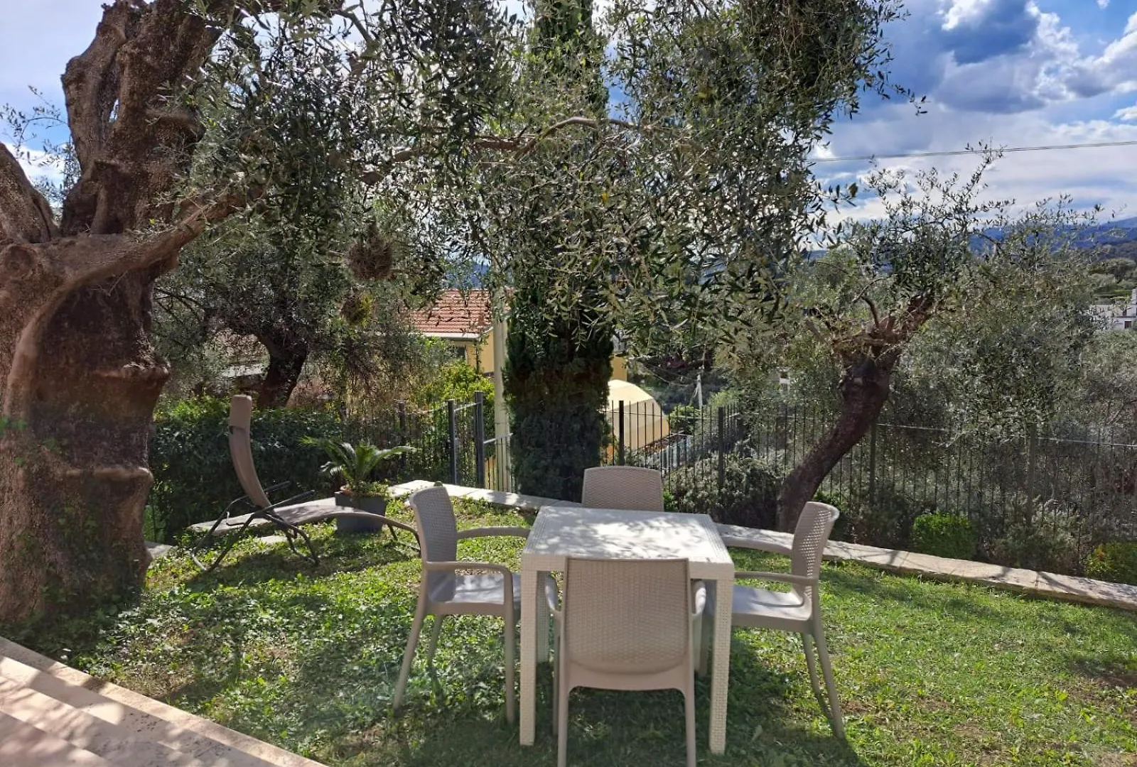 Gelsomino Apartments By Quokka 360 - Studio With Garden And Apartment With Terrace Cervo