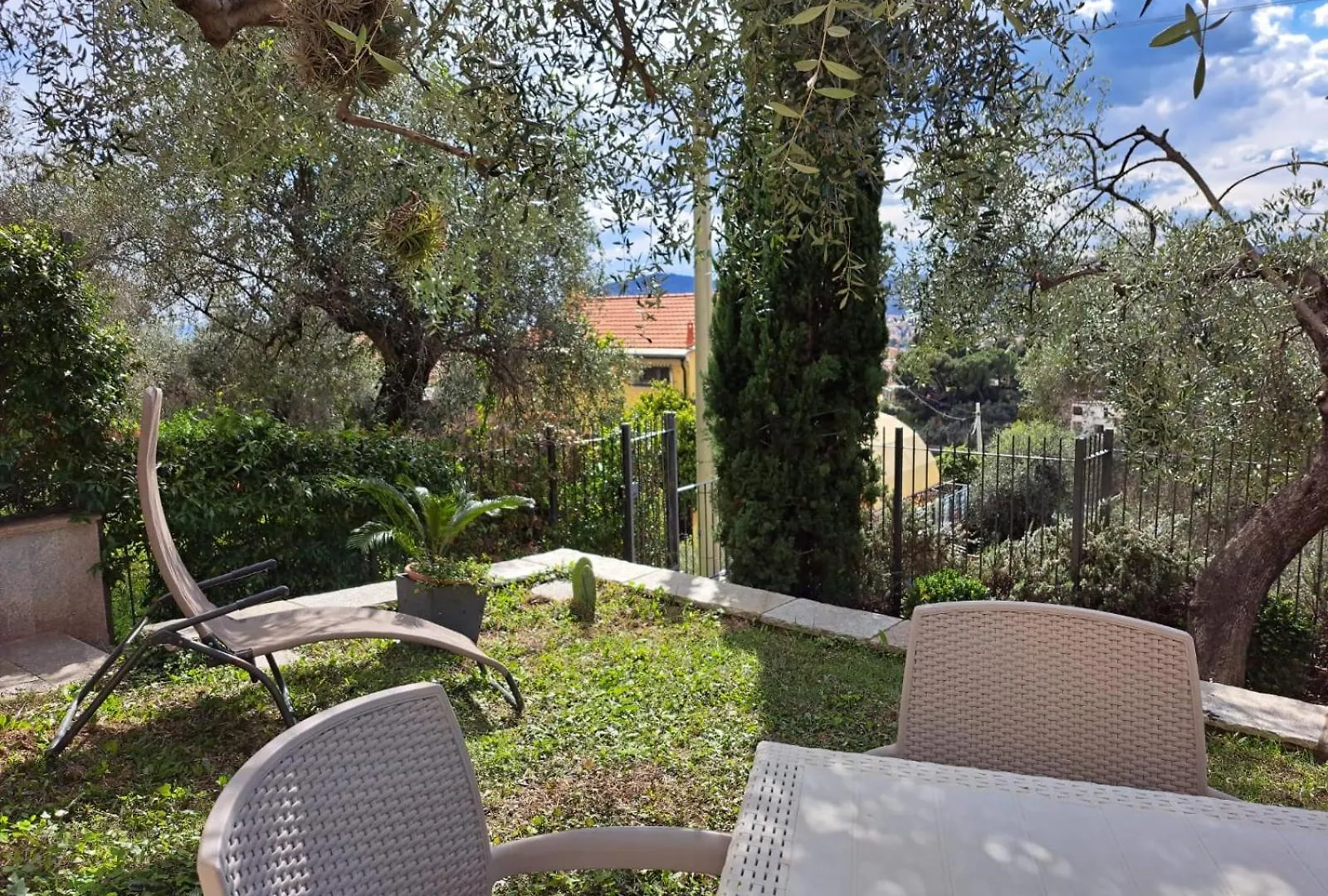 Gelsomino Apartments By Quokka 360 - Studio With Garden And Apartment With Terrace Cervo