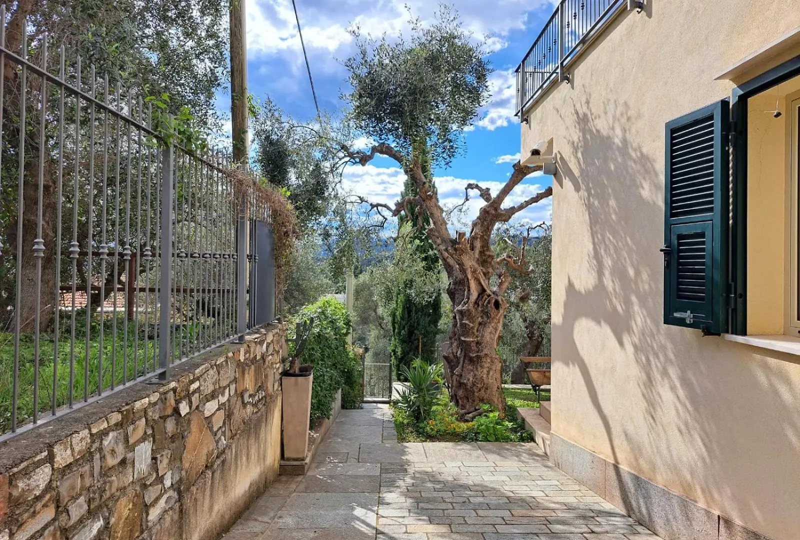 Gelsomino Apartments By Quokka 360 - Studio With Garden And Apartment With Terrace Cervo